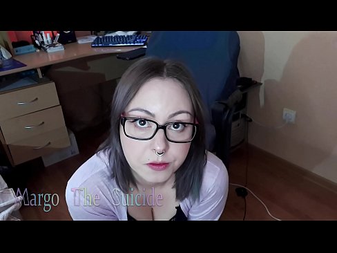 ❤️ Ọmọbinrin ti o ni gbese pẹlu awọn gilaasi buruja Dildo jinna lori Kamẹra ️❌ Ohun onihoho ti ile